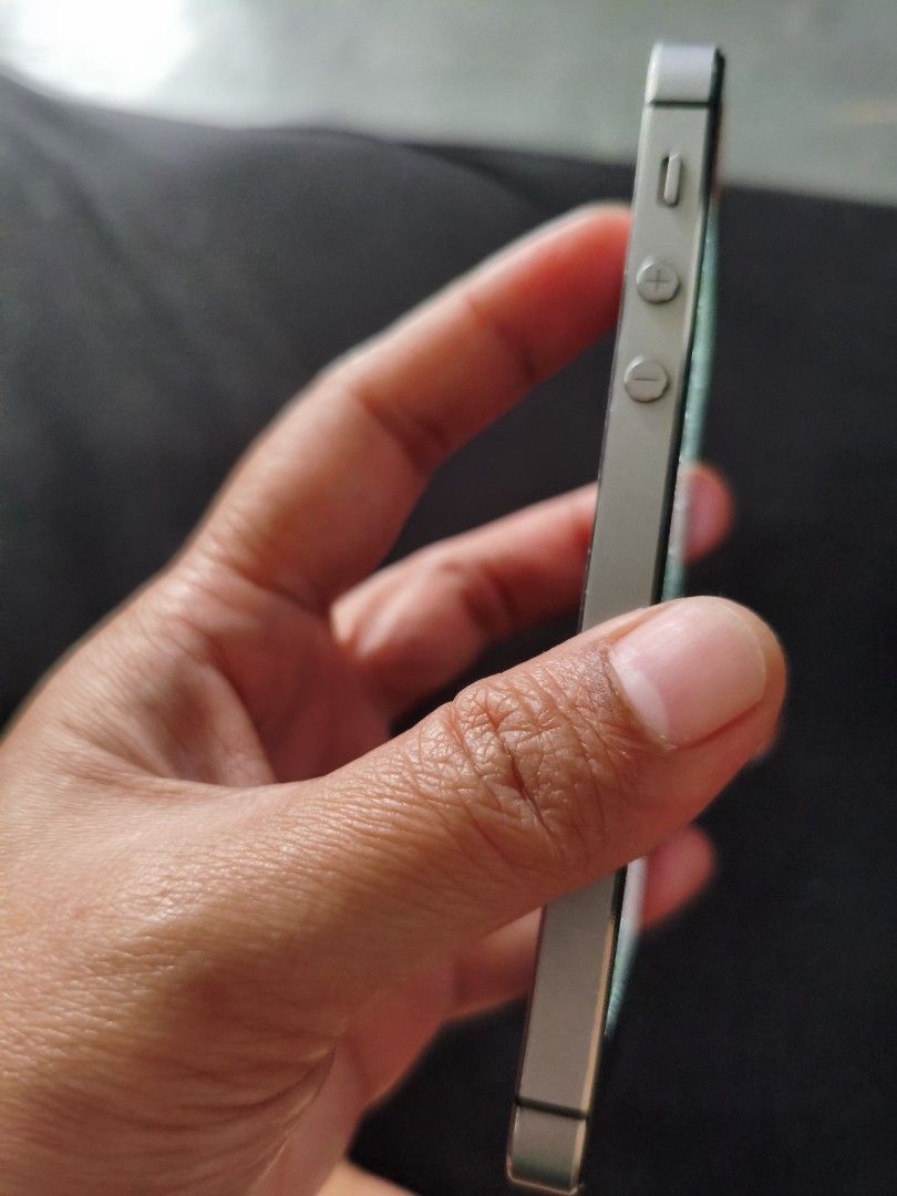 iPhone 5s 16gb space gray mic not working (Category: Others) located in Cavite. Submitted by cappfinds86177 (Listing ID 1466684813, Image 3). Description: see pics for details cod lalamove or shipping mic not working.