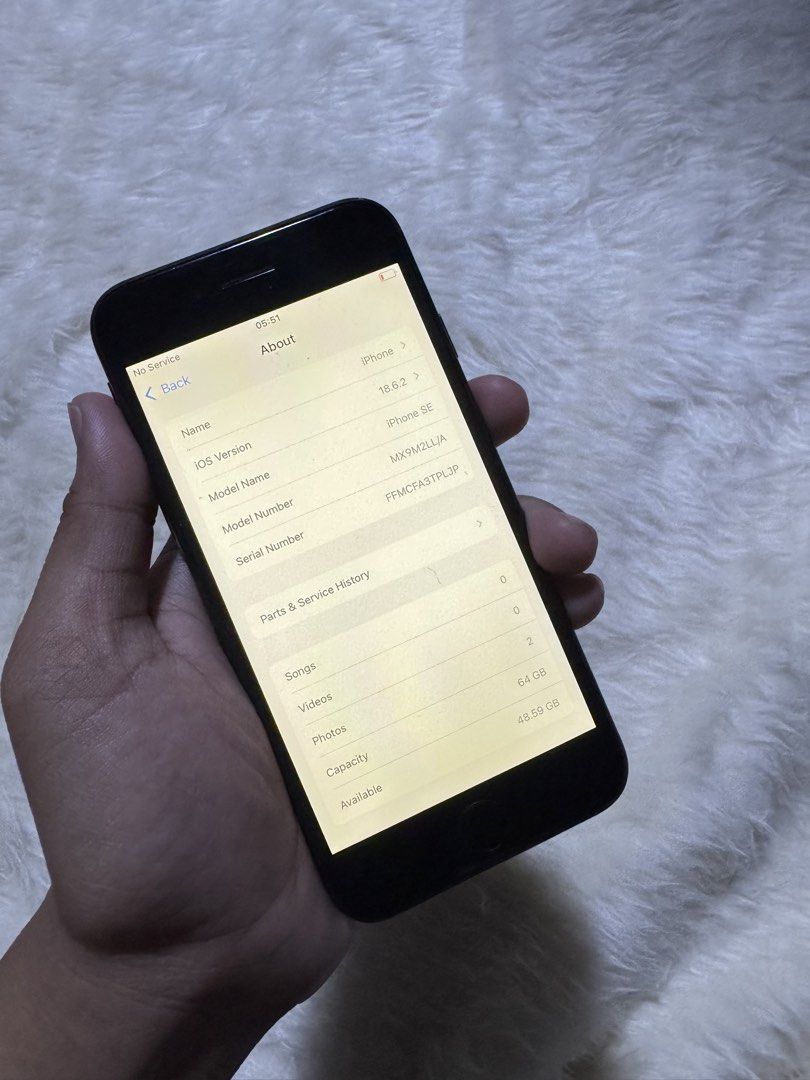 iPhone SE wifi use only (Category: iPhone SE Series) located in Manila. Submitted by si77ie (Listing ID 1466630428, Image 2). Description: For backup phone iPhone SE 64gb ios version 18.6.2 LLA 84hb bawal i reset or i update since wifi use po ang unit. 3500 nalang!.