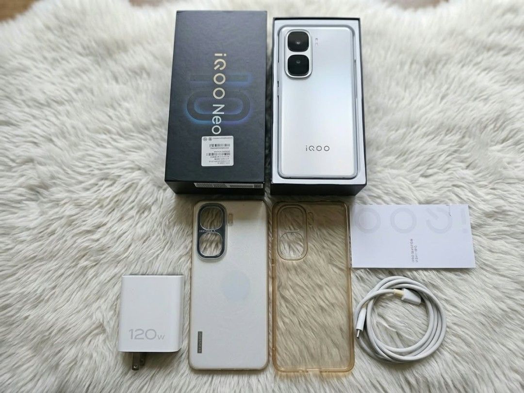 iQOO Neo10 (12/512) Complete (Category: Vivo) located in Taguig. Submitted by ponchuwu (Listing ID 1466569797, Image 2). Description: For Sale / Swap – iQOO Neo 10 (Like New) Snapdragon 8 Gen 3 | 12GB + 512GB | Flagship Performance Selling my iQOO Neo 10 in excellent condition — no issues, used carefully and well-maintained. Key Specs: Processor: Snapdragon 8 Gen 3 (smooth gaming, multitasking, future-proof) RAM/Storage: 12GB + 512GB Display: Vib