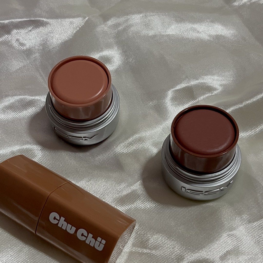 ISSY DUO BLUSH (Category: Makeup) located in Manila. Submitted by 3z6lia (Listing ID 1466744531, Image 2). Description: • unused!! • no box • shade: savage and bounce !! • MOP: Maribank • MOD: JNT.