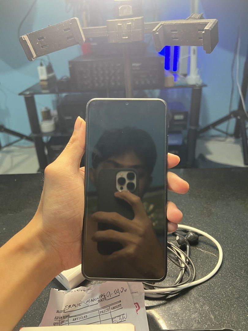 itel A100Cs (Category: Android Others) located in Manila. Submitted by r4gt4g101 (Listing ID 1466719123, Image 2). Description: For sale itel A100Cs ✅ 6GB RAM ✅ 128 ROM ✅ Pure Black ✅ Face ID ✅ Finger Print ✅ Speaker ✅ Both Camera ✅ Android 15 ✅ CPU Unisoc T7100 ✅ 60hz to 90hz ✅ FU / Anysim ✅ No issue / No history repair ✅ Inclusions Complete Box / Charger / Earphone / Case / Receipt ✅ September 24 1st purchased ✅ Under Warranty Until 24-09-27 📍