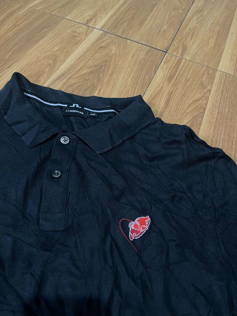 J lindeberg polo shirt (Category: Tshirts & Polo Shirts ) located in Bulacan. Submitted by nifftyythrifty (Listing ID 1466614709, Image 2). Description: j lindeberg polo shirt size medium.