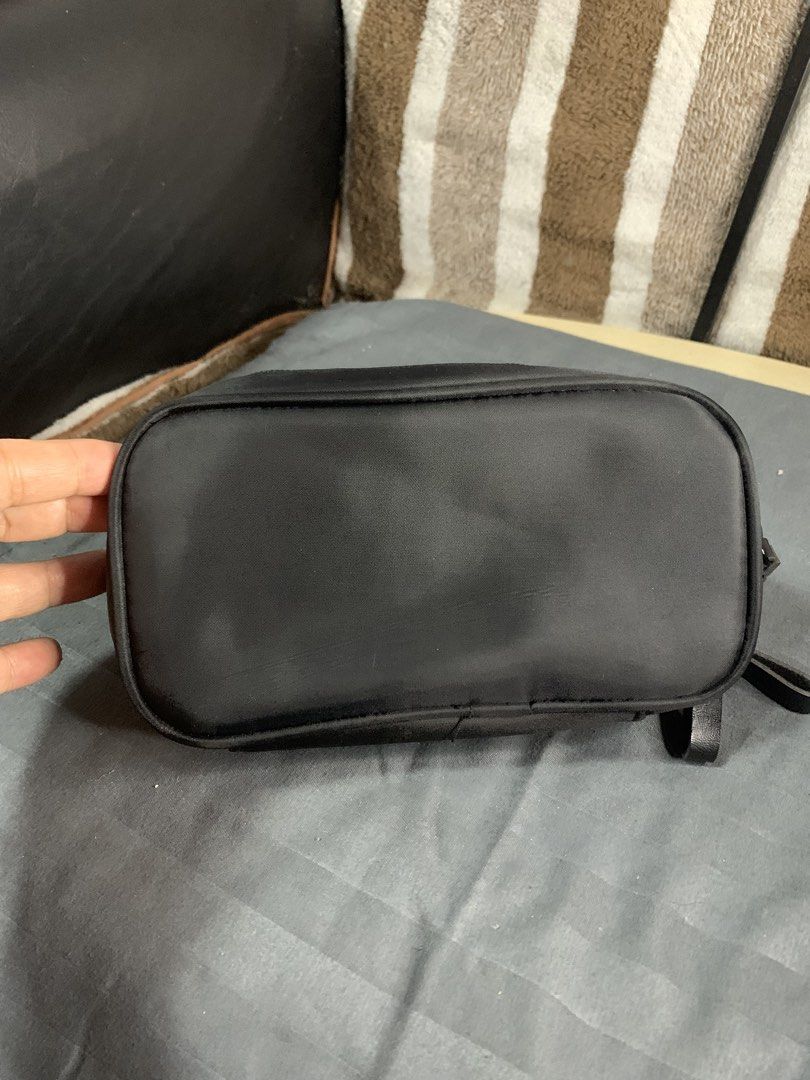 Japan brand make up pouch organizer (Category: Purses & Pouches) located in Cabanatuan. Submitted by mjluxxejapan (Listing ID 1466616720, Image 2). Description: Fixed price makapal matibay nylon material like new cond andmi slots .all details posted.approx 7.5”x4” meas .