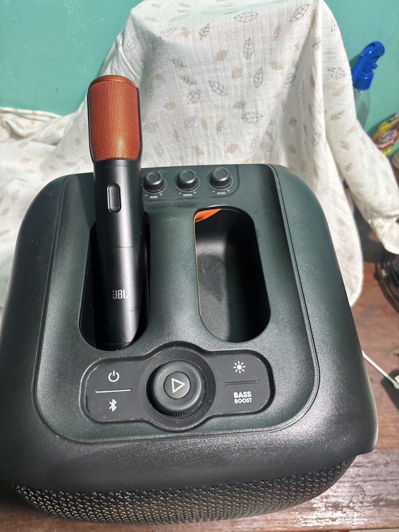 JBL Party Box with 1 Microphone (Category: Soundbars, Speakers & Amplifiers) located in Puerto Princesa. Submitted by mystic_mikayy (Listing ID 1466591549, Image 2). Description: .