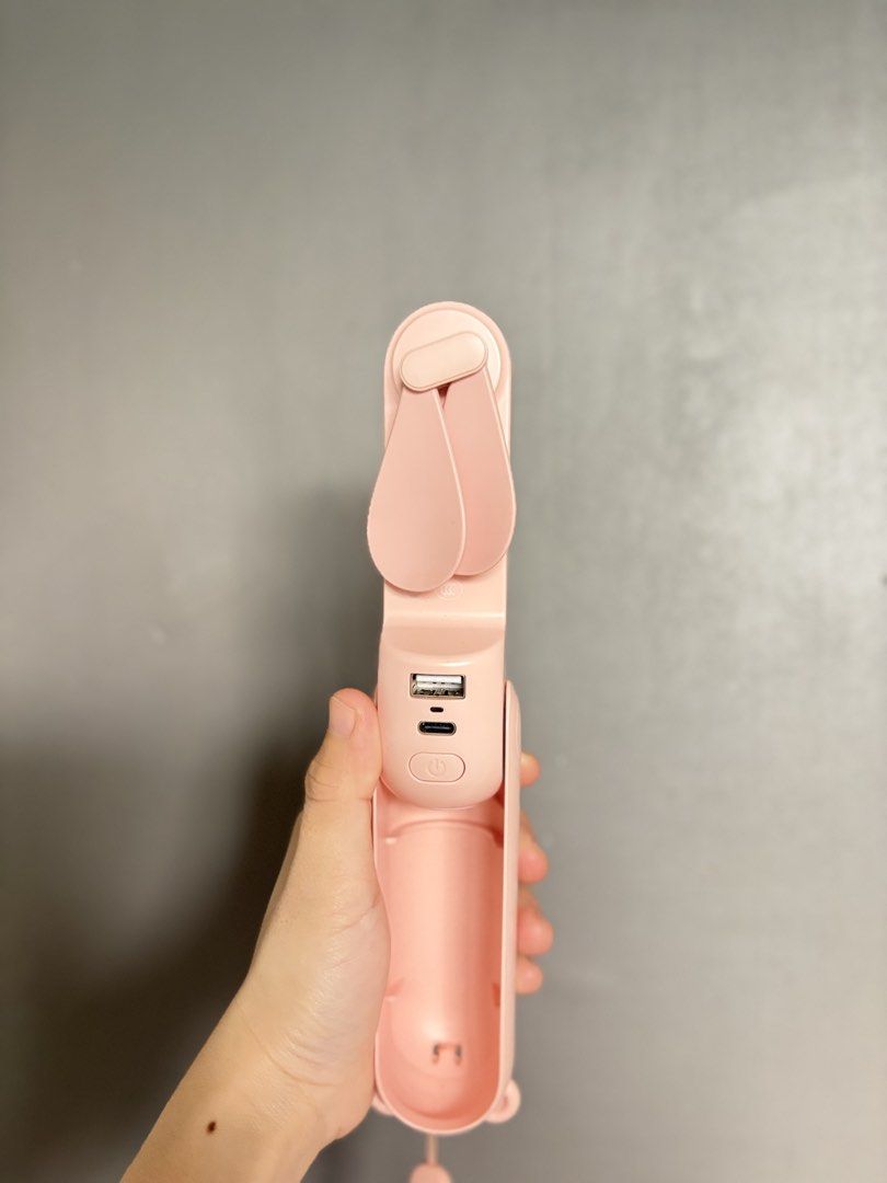 Jisulife Handheld Fan 8 (3‑in‑1) (Category: Batteries & Power Banks) located in Pasig City. Submitted by acuteeangel (Listing ID 1466581883, Image 3). Description: Jisulife Handheld Fan 8 (3‑in‑1) ✨ Functions as fan, flashlight, and power bank 🔌 Comes with charging cable & detachable strap ⚡ Dual ports: USB + Type‑C ⚡️ Fast charging 3 hrs 👌 Excellent pre‑owned condition — clean & fully working ⏰ Tested longevity — can last 4 to 48 hours • 3-4 h