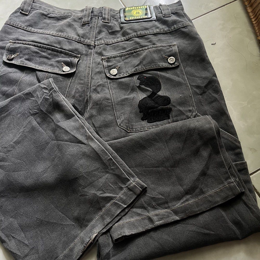 JOHNNY BLAZE BAGGY PANTS (Category: Jeans) located in Muntinlupa City. Submitted by thuggin.shawn (Listing ID 1466694890, Image 3). Description: JOHNNY BLAZE 🐍 W 36 / L 41 / T 15 / H 10 🏷️1,799 -SNAKE DESIGN -SOFT -AUTHENTIC.