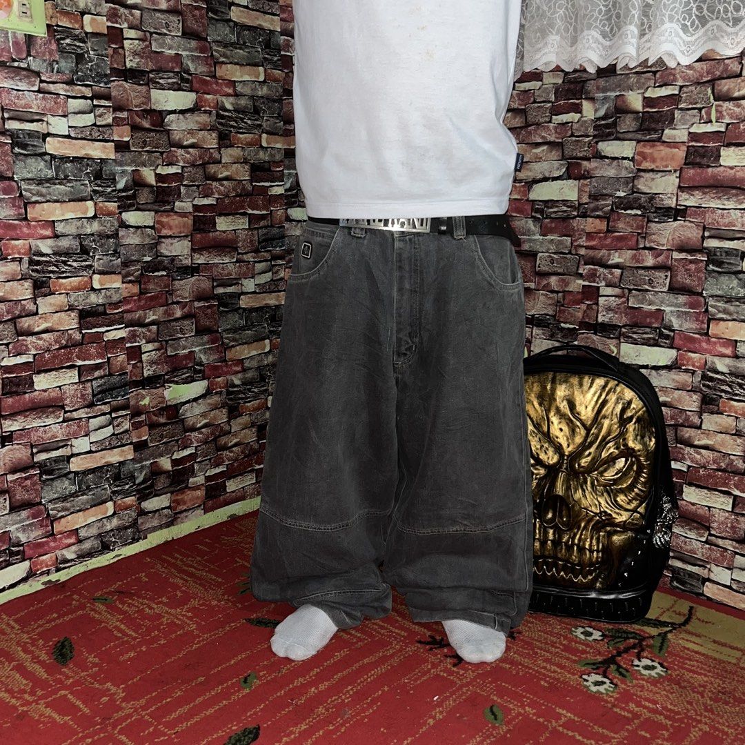 JOHNNY BLAZE BAGGY PANTS (Category: Jeans) located in Muntinlupa City. Submitted by thuggin.shawn (Listing ID 1466694890, Image 2). Description: JOHNNY BLAZE 🐍 W 36 / L 41 / T 15 / H 10 🏷️1,799 -SNAKE DESIGN -SOFT -AUTHENTIC.