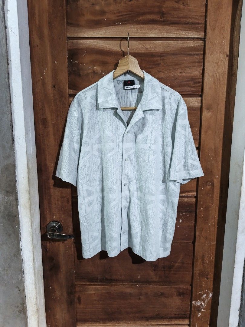 JORDAN AOP BUTTON DOWN POLOSHIRT (Category: Activewear) located in Tagum. Submitted by danelle_closet1106 (Listing ID 1466689821, Image 1). Description: GOOD AS NEW NO ISSUE SIZE:MED TO LARGE NEEDWASH ONLY.
