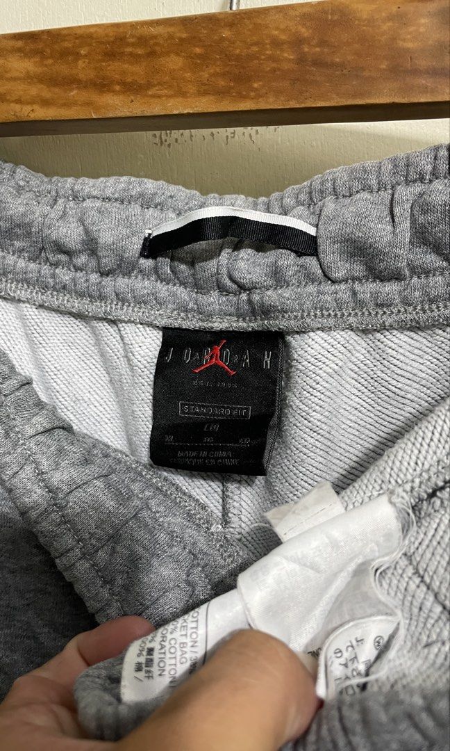 Jordan Dna (Category: Joggers) located in Las Pinas. Submitted by mnl.streetwear.ph (Listing ID 1466566591, Image 3). Description: • Jordan Dna Size Xl Pinhole issue 30-34 waist 40 length.
