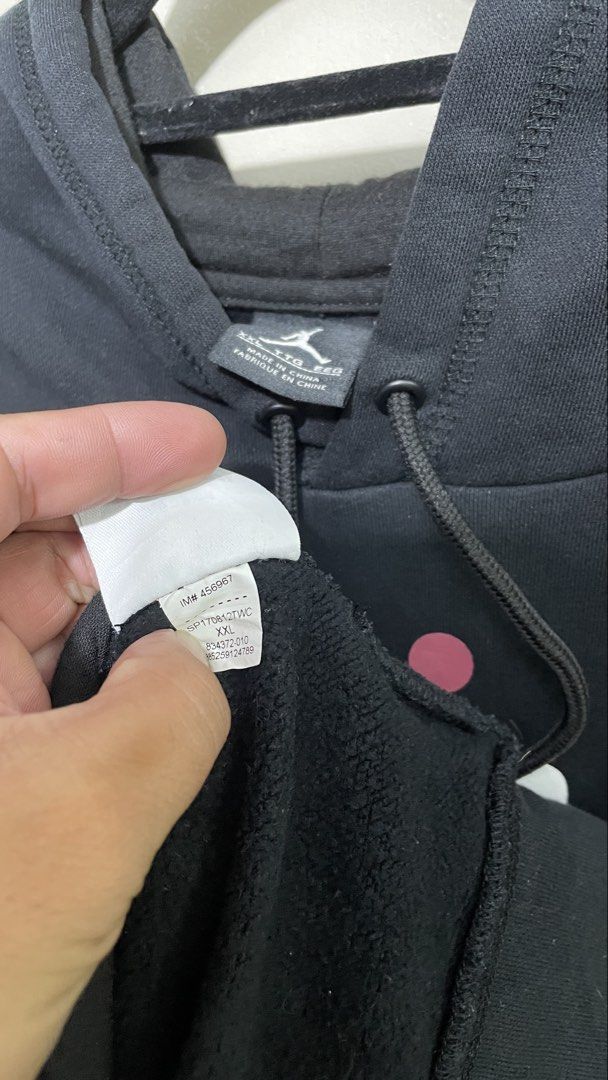 Jordan Spellout (Category: Coats, Jackets and Outerwear) located in Las Pinas. Submitted by mnl.streetwear.ph (Listing ID 1466565695, Image 3). Description: • Jordan Spellout Size Xxl 21/28.5.