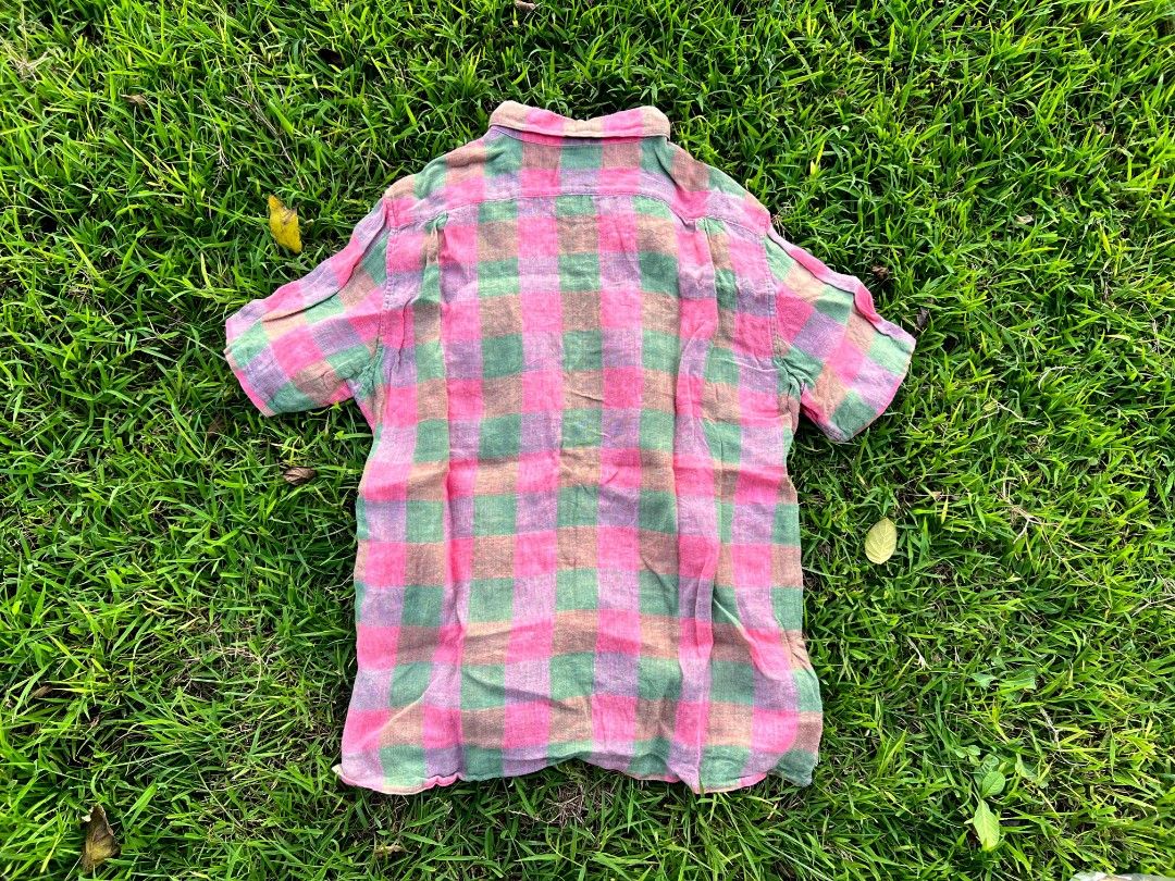 Kapital Button Down Polo (Category: Activewear) located in General Mariano Alvarez. Submitted by trifcloset (Listing ID 1466663437, Image 3). Description: KapitaL Button Down Polo size 2 Medium Excellent Condition 2500+sf.