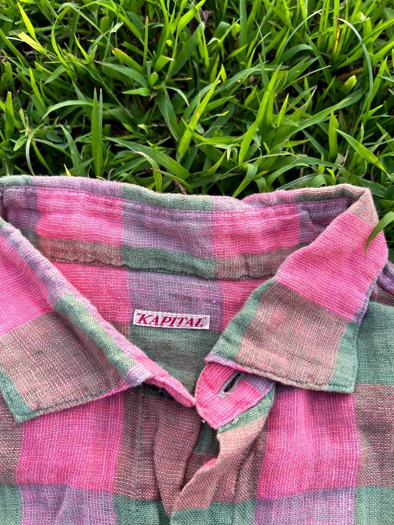 Kapital Button Down Polo (Category: Activewear) located in General Mariano Alvarez. Submitted by trifcloset (Listing ID 1466663437, Image 2). Description: KapitaL Button Down Polo size 2 Medium Excellent Condition 2500+sf.