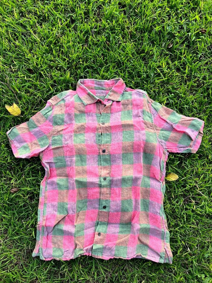 Kapital Button Down Polo (Category: Activewear) located in General Mariano Alvarez. Submitted by trifcloset (Listing ID 1466663437, Image 1). Description: KapitaL Button Down Polo size 2 Medium Excellent Condition 2500+sf.