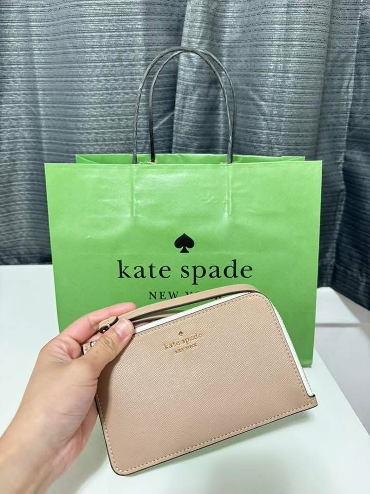 Kate Spade Purse/Card Holder (Category: Wallets & Card Holders) located in San Juan, La Union. Submitted by clothedbyaya (Listing ID 1466691857, Image 1). Description: On hand Ph .