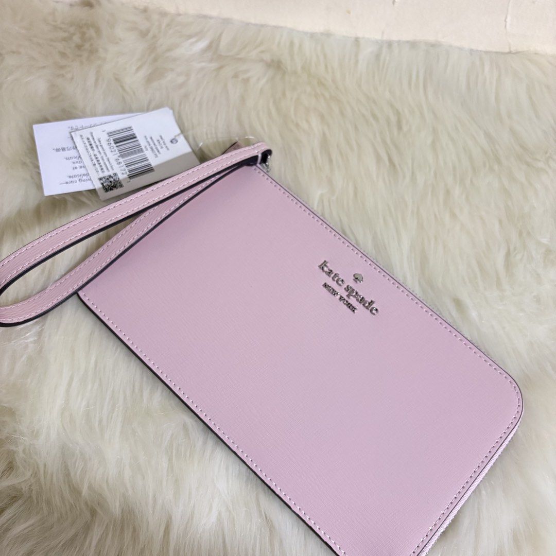 Kate Spade Wristlet 💗 (Category: Purses & Pouches) located in Pasig City. Submitted by anjlaroyacloset (Listing ID 1466616657, Image 1). Description: bought from 🇺🇸 brand new never been used. last price posted! ❤️.