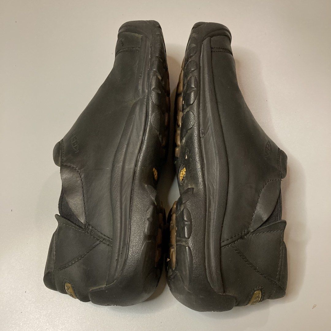 Keen Outdoor Clogs (Category: Boots) located in Malaybalay. Submitted by spl3ndd_artifacts (Listing ID 1466773694, Image 3). Description: Size 42.