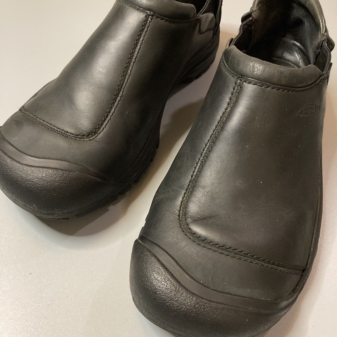 Keen Outdoor Clogs (Category: Boots) located in Malaybalay. Submitted by spl3ndd_artifacts (Listing ID 1466773694, Image 2). Description: Size 42.