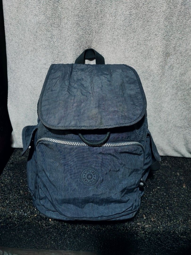 Kipling Navy Blue Nylon Backpack (Category: Backpacks) located in Baguio. Submitted by ozara.06 (Listing ID 1466730506, Image 1). Description: Kipling backpack Medium size 500.
