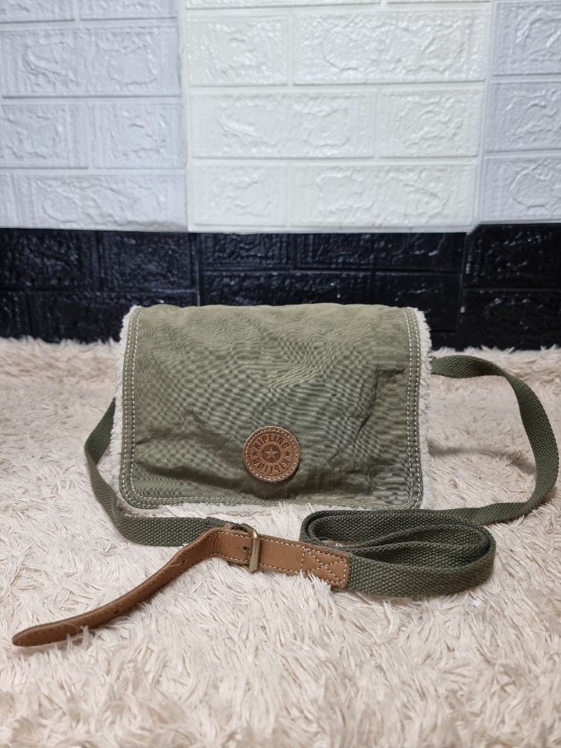 Kipling sling bag (Category: Shoulder Bags) located in Bugallon. Submitted by preloverelove07 (Listing ID 1466733370, Image 1). Description: Authentic pangasinan Free shipping Medium size.