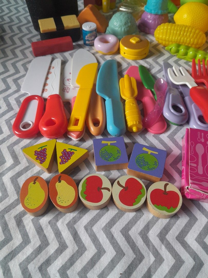 Kitchen Toys (Category: Educational & Learning Toys) located in Pasig City. Submitted by three.babybears (Listing ID 1466584314, Image 2). Description: .