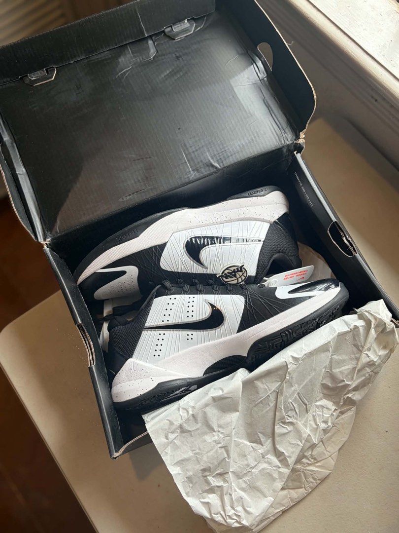 KOBE 5 (Category: Sneakers) located in Bocaue. Submitted by cassybara (Listing ID 1466616516, Image 1). Description: Kobe 5 “Panda” Size US 8 | EUR 41 MAX BATCH Price: 1,999.