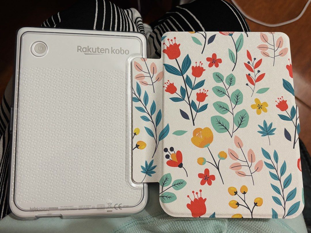 Kobo Clara Floral Case (Category: Laptop Bags & Sleeves) located in Manila. Submitted by mai2019 (Listing ID 1466564368, Image 1). Description: Bought for 349 in orange app Never used Rfs: impulse buy, im no longer in the mood for florals when it arrived (yes, petty😅).