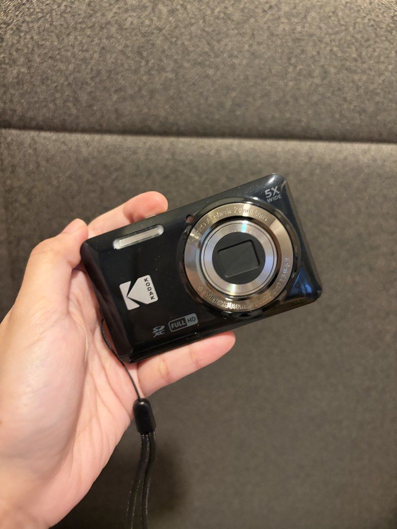 Kodak Pixpro FZ55 (Category: Cameras) located in Las Pinas. Submitted by zcloset.ph (Listing ID 1466721748, Image 2). Description: With screen protector With silicone case Complete inclusions Used a few times lang then nakatago nalang RFS DECLUTTERING .