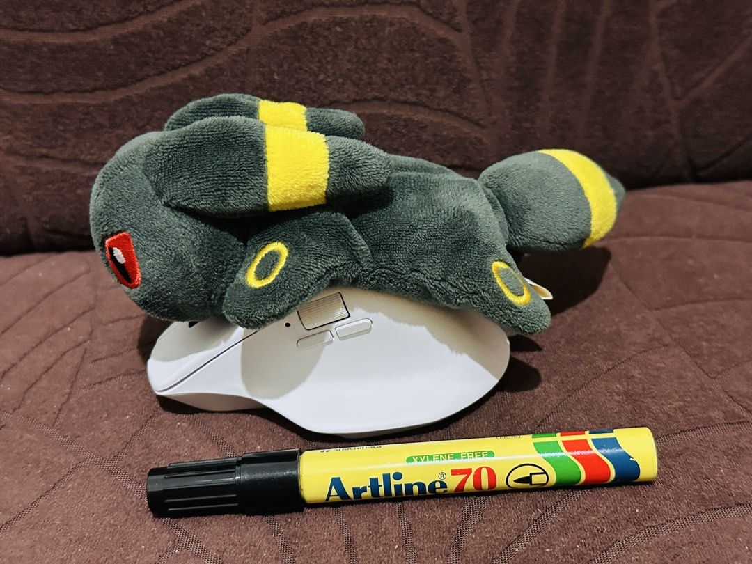 Kutarri Awake Umbreon Pokemon Plush (Category: Plushies & Soft Toys) located in Quezon City. Submitted by mikemofu (Listing ID 1466730526, Image 1). Description: From Kutarri Line, Awake version Pokemon center Palm size Beaded base/belly Rare.