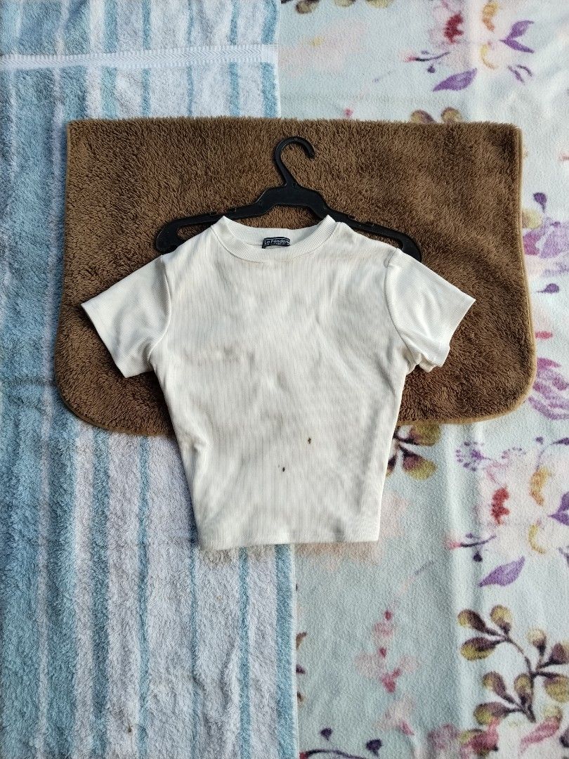 La Pénderie Crop Top (Category: Others Tops) located in Alaminos. Submitted by yanthrifshop19 (Listing ID 1466675842, Image 1). Description: .