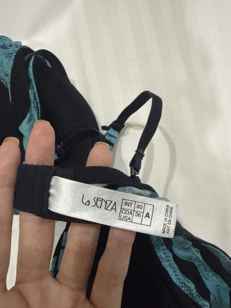 La Senza Printed Bra (Category: Undergarments & Loungewear) located in Quezon City. Submitted by jad__os (Listing ID 1466715460, Image 2). Description: La Senza Printed Bra Slightly push up 36A Can be racer back .