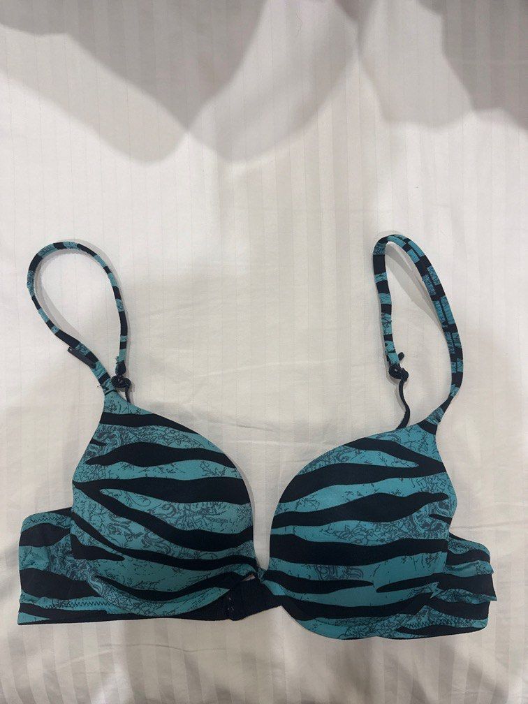 La Senza Printed Bra (Category: Undergarments & Loungewear) located in Quezon City. Submitted by jad__os (Listing ID 1466715460, Image 1). Description: La Senza Printed Bra Slightly push up 36A Can be racer back .