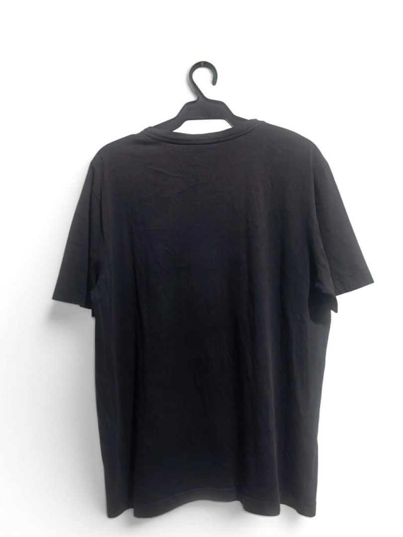 Lacoste big print tshirt (Category: Tshirts & Polo Shirts ) located in Daet. Submitted by thriftnidiegz (Listing ID 1466720091, Image 2). Description: verygood condition no crack print L-26 W-20.
