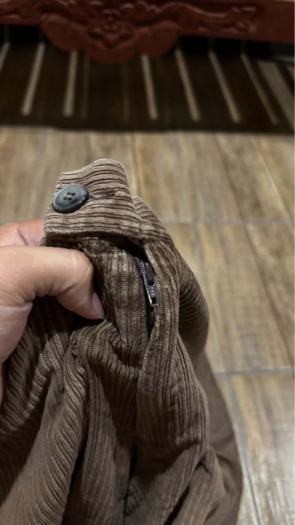 LACOSTE BROWN CURDOROY (Category: Jeans) located in Manila. Submitted by urban.vintage (Listing ID 1466748250, Image 2). Description: ISSUE: NONE (NEED WASH) MOP :GCASH (NO COD) SHIP VIA: LALAMOVE & J&T LOCATION: PASIG CITY LENGTH: 39 HEM : 9 WIDTH :36.