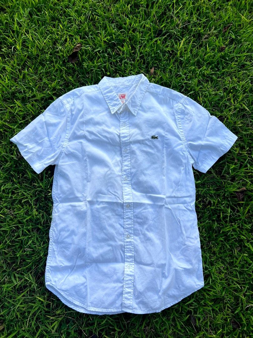 Lacoste Live Button down Polo (Category: Activewear) located in General Mariano Alvarez. Submitted by trifcloset (Listing ID 1466660805, Image 1). Description: Lacoste Live Button Down Polo size 39 Small to Medium Mens Excellent Condition 1850+sf.