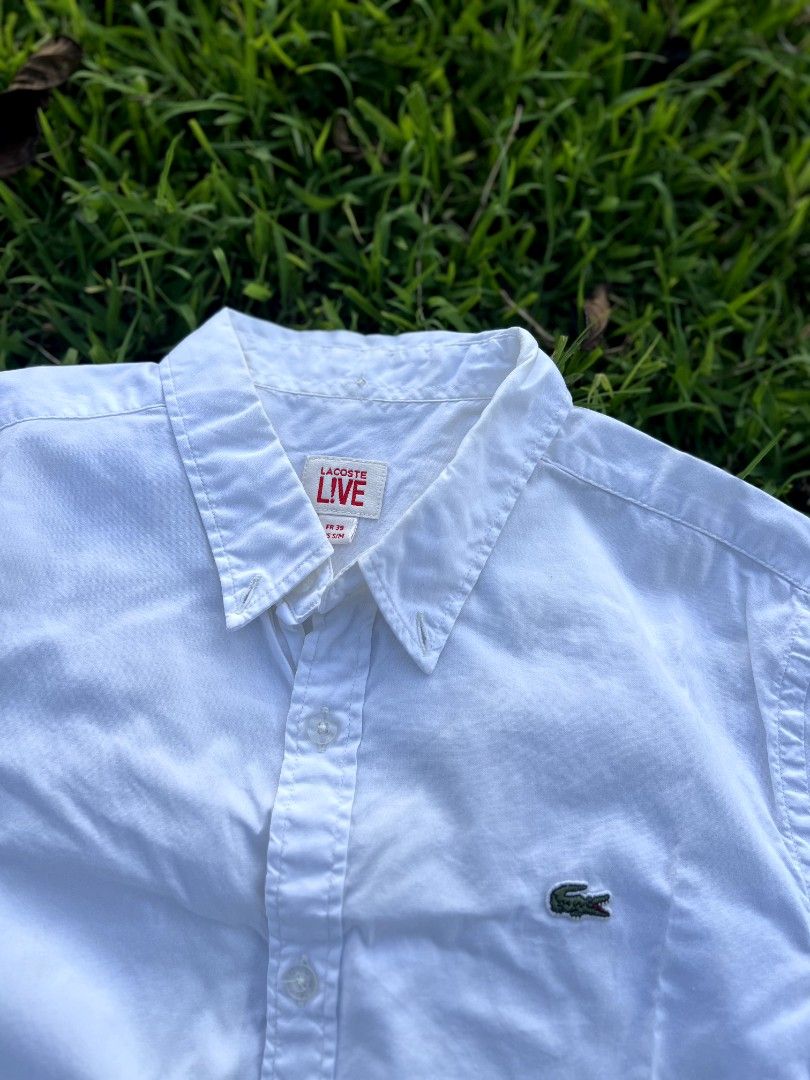 Lacoste Live Button down Polo (Category: Activewear) located in General Mariano Alvarez. Submitted by trifcloset (Listing ID 1466660805, Image 2). Description: Lacoste Live Button Down Polo size 39 Small to Medium Mens Excellent Condition 1850+sf.
