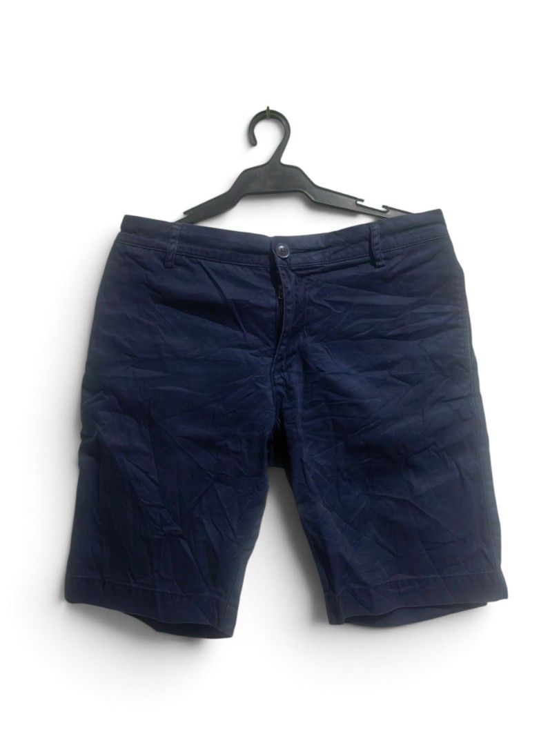 Lacoste walking short (Category: Shorts) located in Vinzons. Submitted by khasanche43622 (Listing ID 1466715262, Image 1). Description: Excellent condition No issue Waist-30 W-18.5.