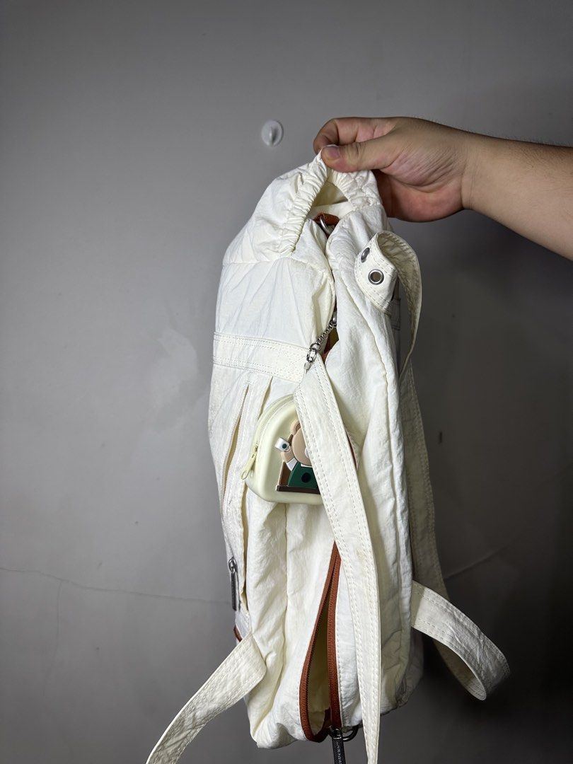 LACOSTE X STARBUCKS BAG (Category: Tote Bags) located in Molave. Submitted by thriftmate13 (Listing ID 1466708592, Image 3). Description: .