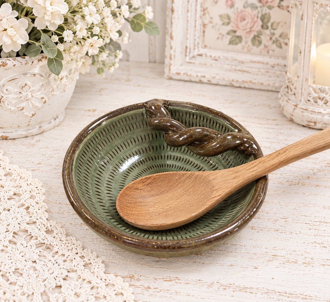 Laddle rest (Category: Dinnerware & Cutlery) located in Dipolog. Submitted by playmatesfriend.ph (Listing ID 1466773639, Image 1). Description: .