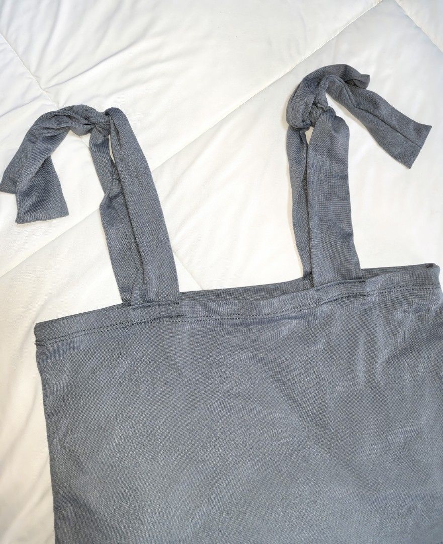 Ladies Top, Small-Medium (Category: Sleeveless) located in Naga. Submitted by princessta62477 (Listing ID 1466717116, Image 2). Description: .