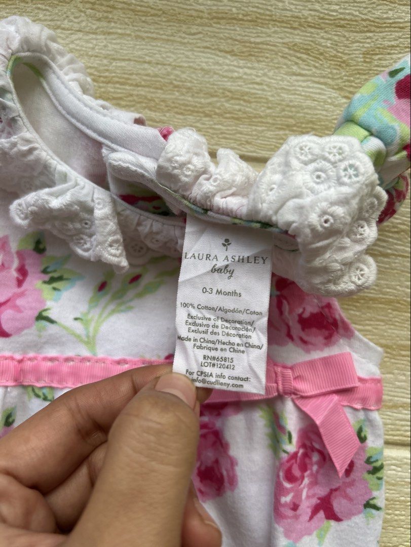 Laura Ashley White & Roses Frill Romper (Category: Babies & Kids Fashion) located in Cebu City. Submitted by yjainani (Listing ID 1466578204, Image 3). Description: Laura Ashley Baby Girls 100% Cotton White & Roses Frill Romper.