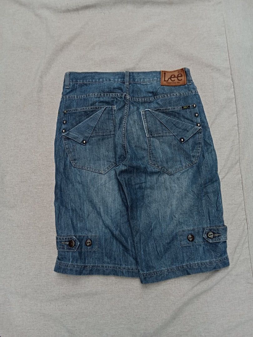 Lee denim short (Category: Shorts) located in Lipa City. Submitted by -mon27thrift14 (Listing ID 1466639192, Image 2). Description: waistline 32 length 23 hem10.