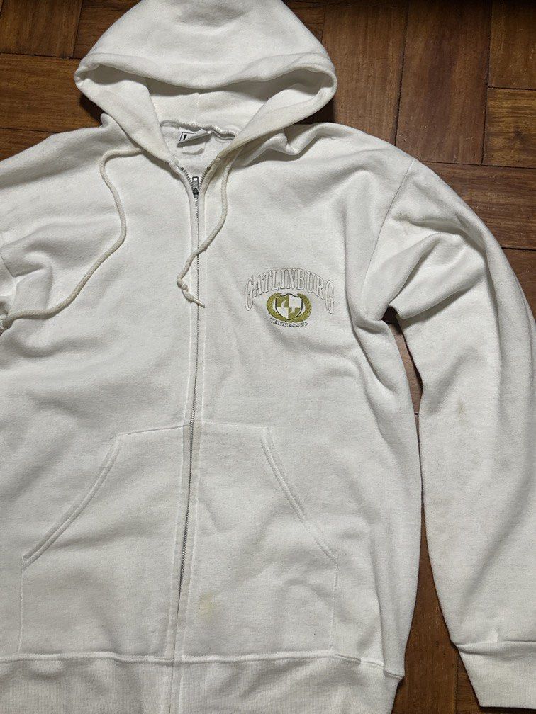 LEE hoodie original (Category: Coats, Jackets and Outerwear) located in Bacoor. Submitted by nicole1738 (Listing ID 1466735485, Image 3). Description: need wash .