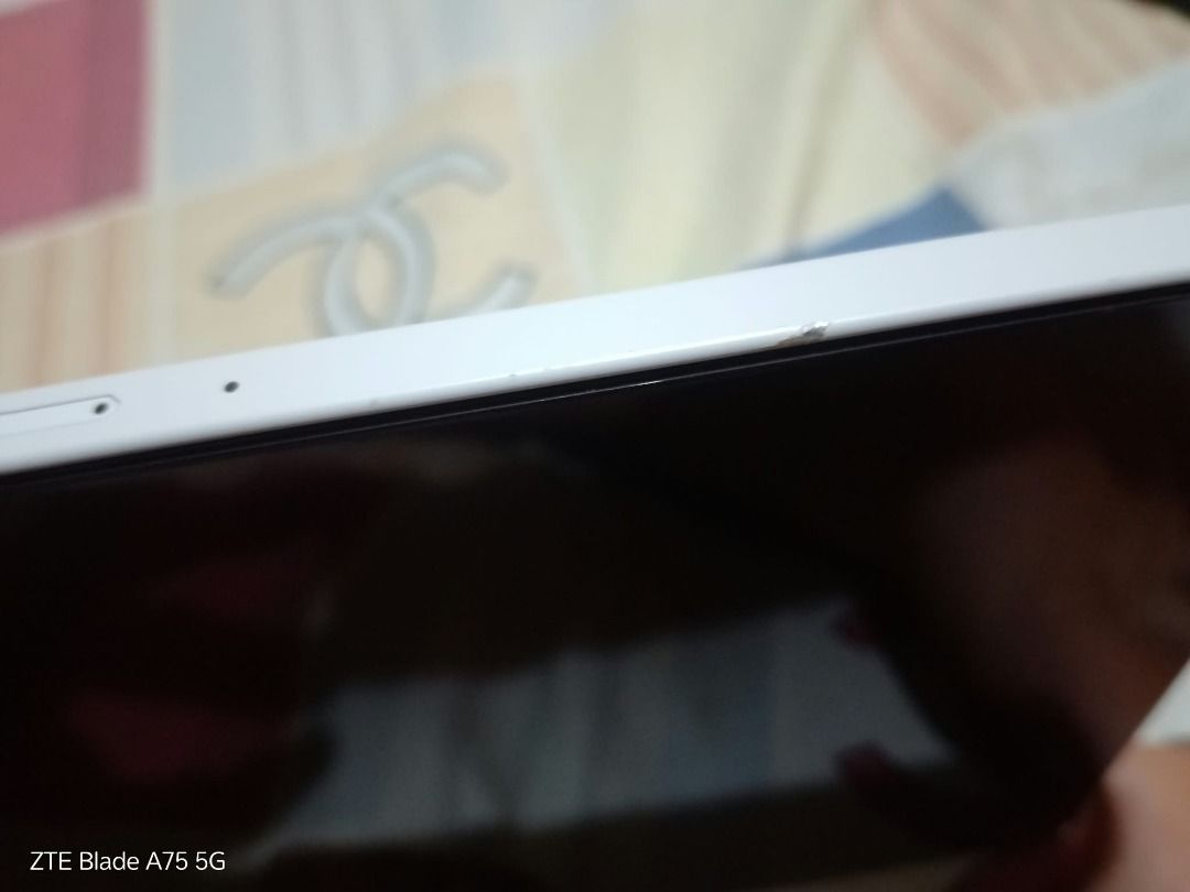 Lenovo Legion Y700 gen 5 (Category: Android) located in Cainta. Submitted by olxph_310891861 (Listing ID 1466613404, Image 1). Description: Complete package Dop aug 2026 Inclusion Orig box Charger cable Blackshark cooler pro magnetic 27w RGB Gamesir x5 lite controller Jelly case tpu Lenovo case Magnetic plate No isssue paint chip lang bearable Never been dropped not heavy gamer Auto pass sa buy n sell and low baller Not rush Cainta rizal.