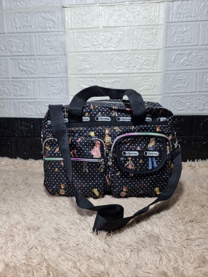 Lesportac sling bag (Category: Shoulder Bags) located in Bugallon. Submitted by preloverelove07 (Listing ID 1466726393, Image 1). Description: Authentic Medium Pangasinan As new Free shipping.
