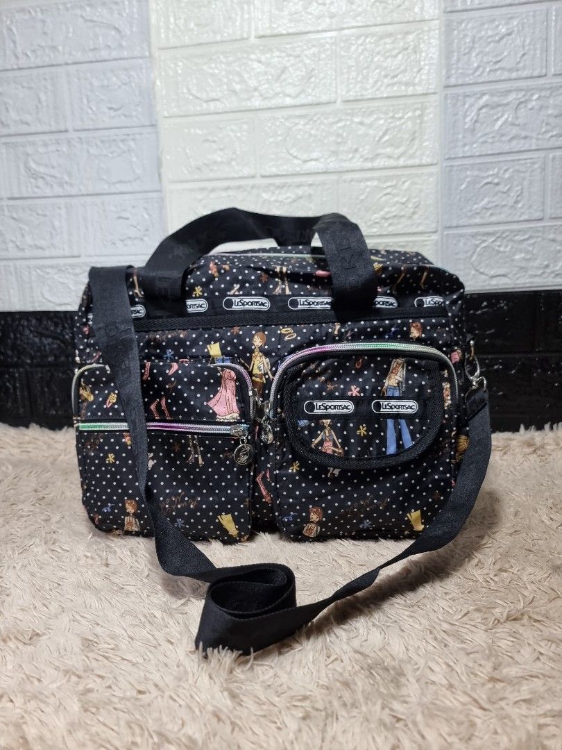 Lesportac sling bag (Category: Shoulder Bags) located in Bugallon. Submitted by preloverelove07 (Listing ID 1466726393, Image 2). Description: Authentic Medium Pangasinan As new Free shipping.