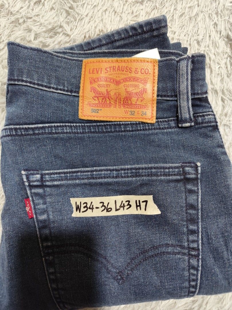 Levis 502 W32 L34 (Category: Jeans) located in Compostela. Submitted by fashiondeamar (Listing ID 1466637472, Image 3). Description: Levis 502 W32 L34 Actual W34-36 L43 Hem 7.