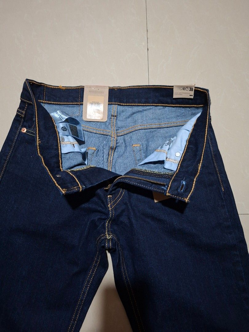 Levis 511 30x32 (Category: Jeans) located in Butuan. Submitted by ziggyzizzla (Listing ID 1466679885, Image 2). Description: ✅️ FOR SALE ✅️ ◼️BRAND NEW ◼️ ◼️LEVIS 511 30x32◼️ ◼️STRETCHABLE ◼️ 📍Size 29-31 📍Thigh 11 📍Hem 7 📍Length 42 📍Color rate 10//10 📍Excellent Condition DISCLAIMER: 𝗜𝗻𝗱𝗲𝗽𝗲𝗻𝗱𝗲𝗻𝘁 𝗮𝗻𝗱 𝗻𝗼𝗻-𝗮𝗳𝗳𝗶𝗹𝗶𝗮𝘁𝗲𝗱 𝗼𝗿 𝗮𝘀𝘀𝗼𝗰𝗶𝗮𝘁𝗲𝗱 𝘄𝗶𝘁𝗵 𝘁𝗵𝗲 𝗯𝗿𝗮𝗻𝗱/𝘀 𝗵𝗲𝗿𝗲𝗶𝗻 𝗽𝗼𝘀𝘁𝗲𝗱. 𝗔𝗹𝗹 𝗰𝗼𝗽𝘆𝗿𝗶