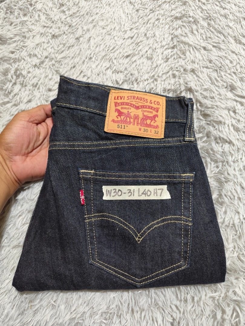 Levis 511 Waterless W30 L32 (Category: Jeans) located in Compostela. Submitted by fashiondeamar (Listing ID 1466564899, Image 3). Description: Levis 511 Waterless W30 L32 Actual W30-31 L40 Hem 7.