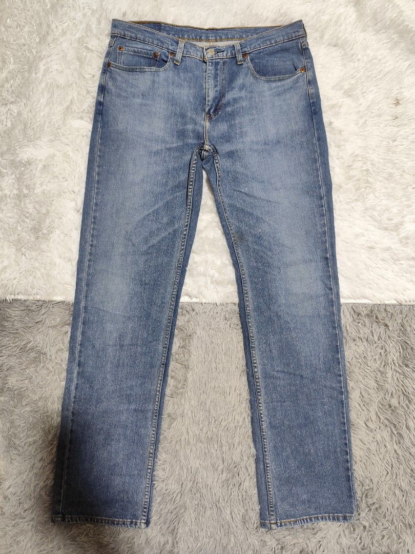 Levis 514 W32 L32 (Category: Jeans) located in Compostela. Submitted by fashiondeamar (Listing ID 1466640865, Image 2). Description: Levis 514 W32 L32 Actual W33-35 L42 Hem 8.