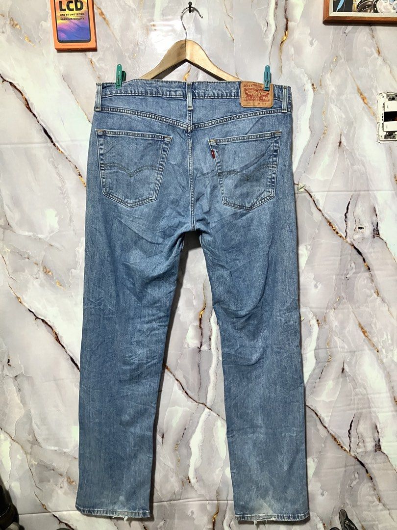 LEVI'S 559 RELAXED STRAIGHT JEANS (Category: Jeans) located in General Mariano Alvarez. Submitted by adonid (Listing ID 1466620283, Image 2). Description: LEVI'S 559 RELAXED STRAIGHT JEANS GOOD CONDITION NORMAL SIGN OF USAGE ONLY L44 W36.